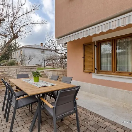 Apartment Nina Pazin Exterior foto